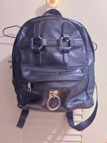 MADMAD 반지 참 포함 백팩 BLACK