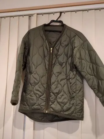 올리브 그린 퀼팅 자켓
