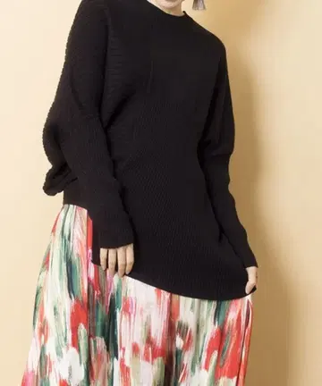 오즈모시스 비대칭 리브 니트 풀오버