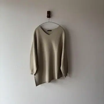 BARNYARDSTORM 비대칭 V넥 풀오버