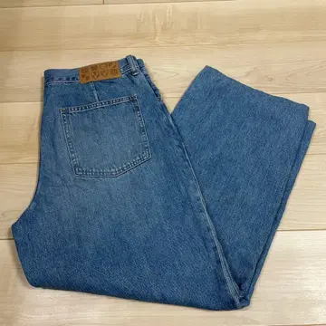 유니클로 jw 앤더슨 와이드 핏 청바지