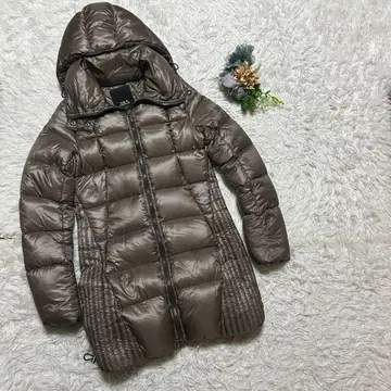 TATRAS 다운 코트 베이지 광택감 타트라스 사린 A라인 L