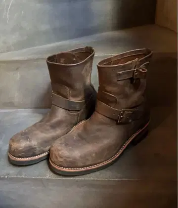 다크 브라운 가죽 엔지니어 부츠