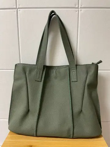 다크 그린 소가죽 토트백