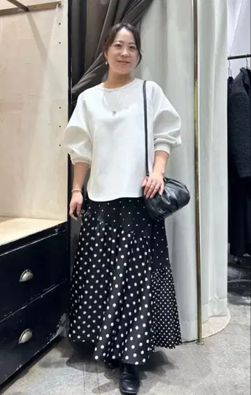 [ 미사용 새상품 ] 비어즐리 종이상자 서클 풀오버