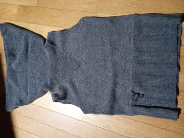 후드 부착 그레이 니트 베스트