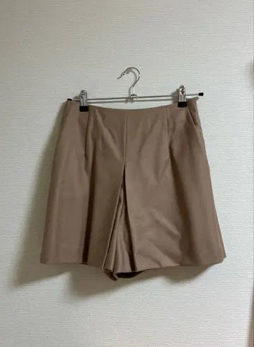 BALLSEY 베이지 플리츠 숏팬츠