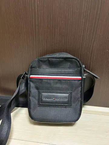 TOMMY HILFIGER 블랙 숄더백