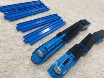 유선형 토마스 고든 프라레일 차량과 레일 세트