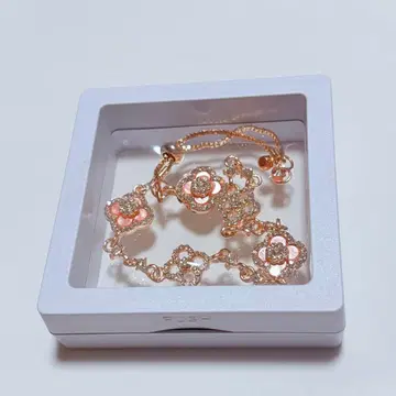 꽃 모티브 골드 핑크 팔찌