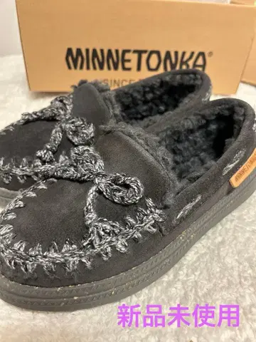 미사용 새상품 미네통카 니트 스티치 보아 모카신 사이즈 6