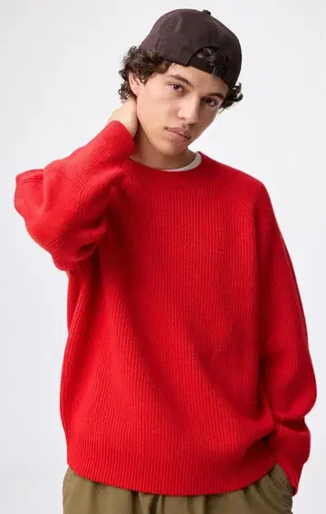 GU 아제 크루넥 스웨터