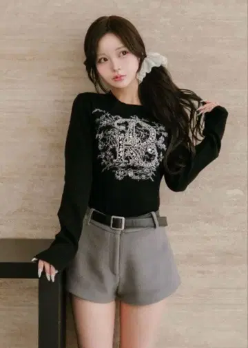 다리치 DR 비쥬 플라워 리브 니트탑