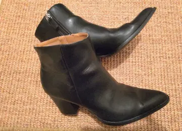 미라 오웬 블랙 앵클부츠