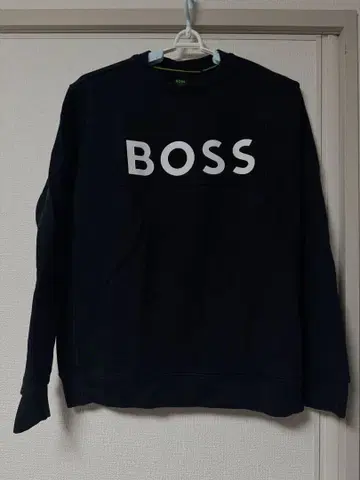 BOSS 네이비 로고 맨투맨