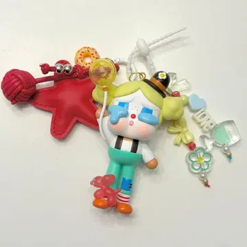 CRYBABY 크라이베이비 주렁주렁 참 키링 피규어