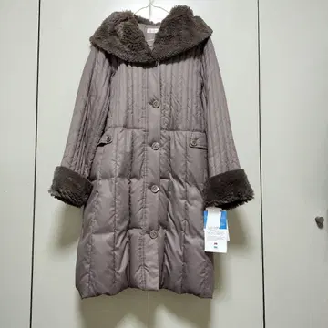미사용 새상품 에코 퍼 다운 코트 38 모카 브라운