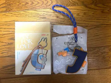 LABUBU PIN FOR LOVE 스트랩 J