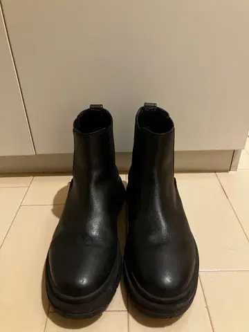 ZARA 사이드 고어 부츠 블랙 가죽 25cm