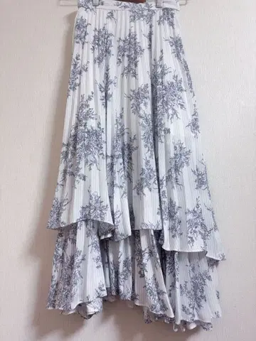 SNIDEL 플리츠 프린트 스커트 블루