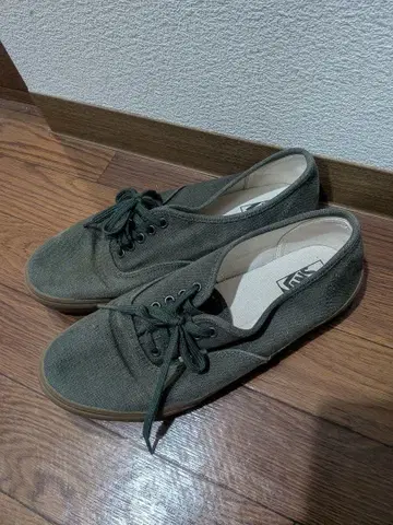 VANS 올리브 그린 스니커즈 오센틱