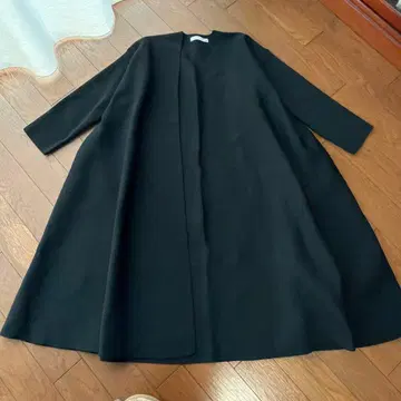 Boujeloud 니트 가디건 코디 블랙 A라인