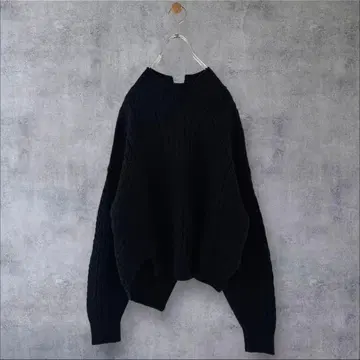 새상품급 어반리서치 로쏘 패턴 편직 아지메 헴 니트