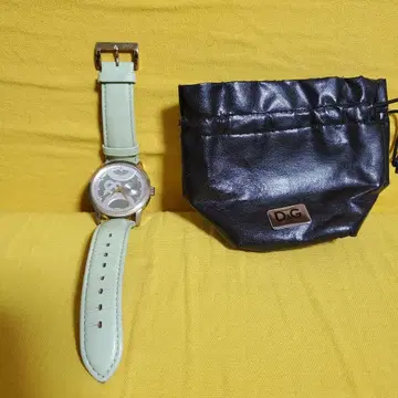 D&G 민트 그린 아날로그 손목시계