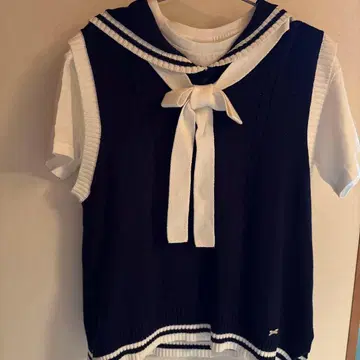 mezzo piano 세일러 카라 니트 베스트 반팔 네이비 새상품