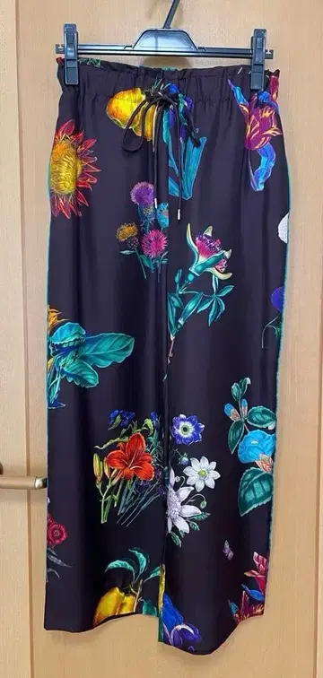 CABAN 이비자 패턴 실크 와이드 팬츠