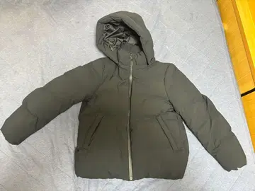 UNIQLO 심리스 다운 자켓 M 사이즈