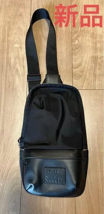 [ 새상품 ] 신상 현행 모델 폴스미스 가죽 나일론 블랙 바디백