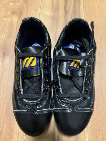 미즈노 블랙 스파이크 슈즈