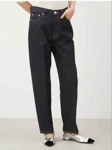 [ 미사용 새상품 ] 미라 오웬 데님