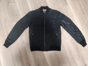 ALPHA INDUSTRIES 블랙 MA-1 플라이트 자켓 M