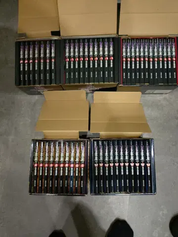 죠죠의 기묘한 모험 문고본 50권 박스 세트