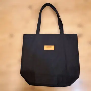 UNIVERSAL OVERALL 블랙 토트백