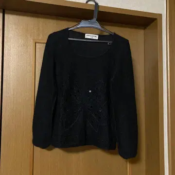 소니아 리키엘 나비 자수 블랙 긴팔 니트