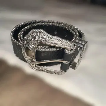 블랙 가죽 벨트 장식적인 은색 버클