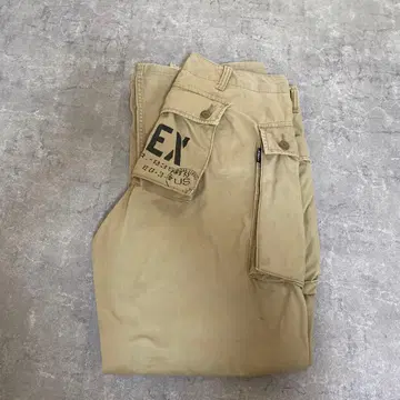 AVIREX 카고 팬츠 밀리터리 L 사이즈 뒷면 대형 포켓