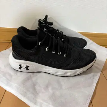 언더 아머 DELUXE 러닝화