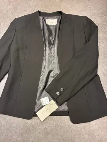 Jubilien 노카라 블랙 자켓 00