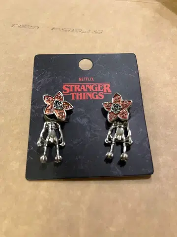 기묘한 이야기 귀걸이