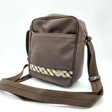 새상품급 DAKS 닥스 숄더백 사선으로도 메기 가능