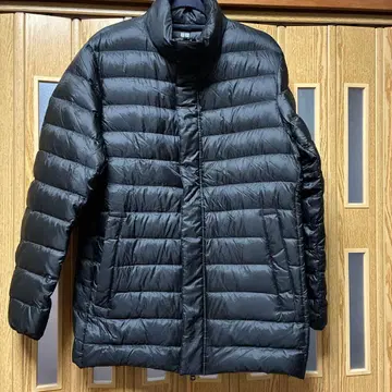 유니클로 남성용 울트라 라이트 다운 자켓 블랙 M 사이즈