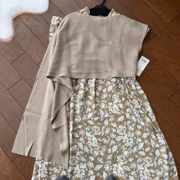 [택 포함 새상품] Boujeloud 케이프 베이지