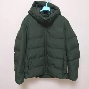 유니클로 심리스 다운 파카 XL