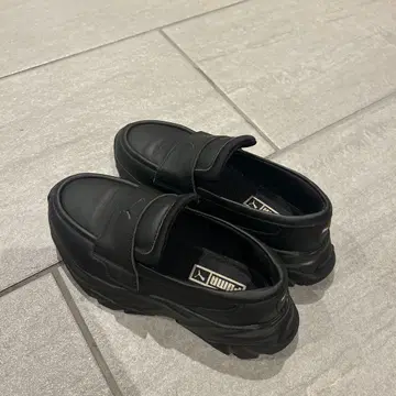 PUMA 로퍼 스니커즈 23.0cm