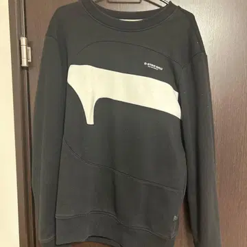 지스타 로우 블랙 맨투맨 M