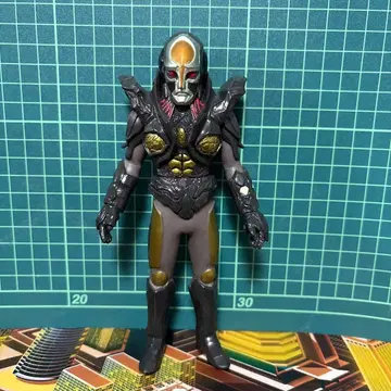 울트라맨 맥스 제7화 [별의 파괴자]에 등장하는 우주 공작원 케삼